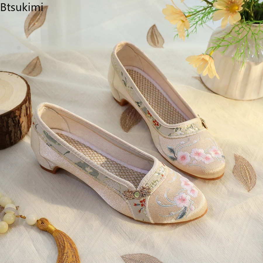 Embroidery Simple - Novos Sapatos Femininos 2026: Estilo Étnico