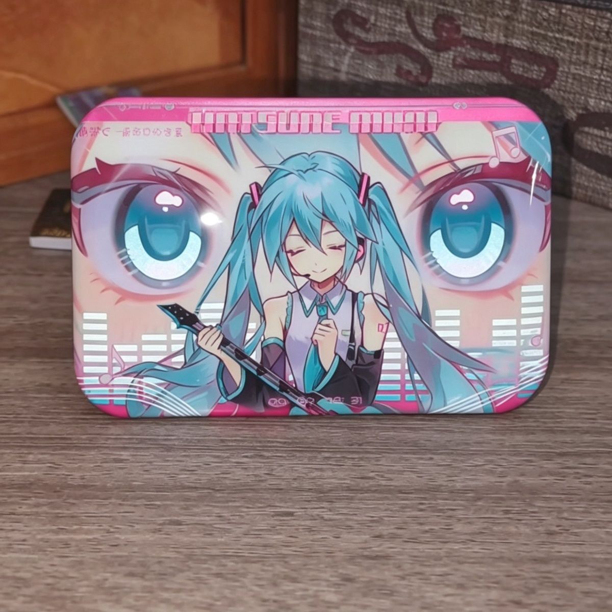 Embroidery Simple - Broche de Metal Quadrado Hatsune Miku