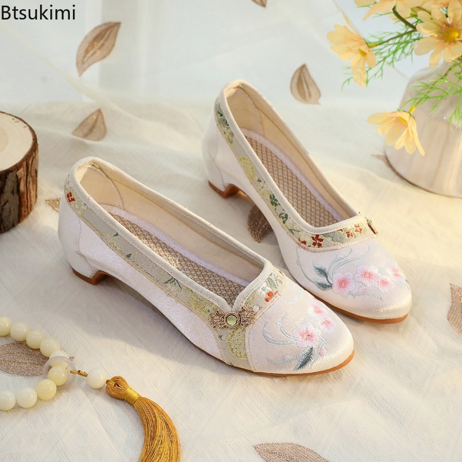 Novos Sapatos Femininos 2026:  - Embroidery Simple avaliação e preço