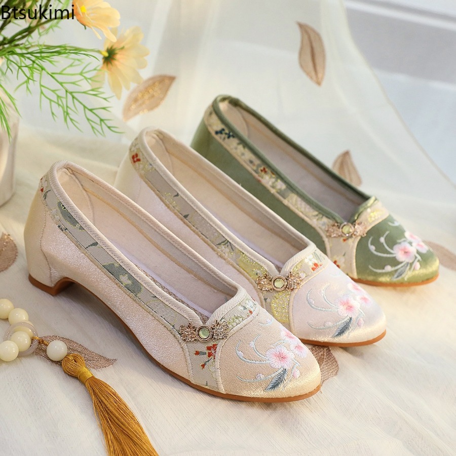 Novos Sapatos Femininos 2026:  - Embroidery Simple avaliação e preço